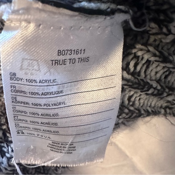 Volcom Sweater - Picture 4 of 4